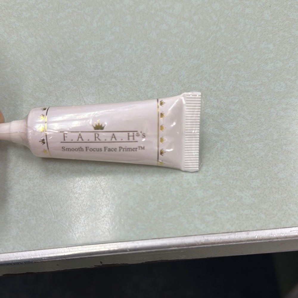 F.A.R.A.H. Smooth Focus Face Primer